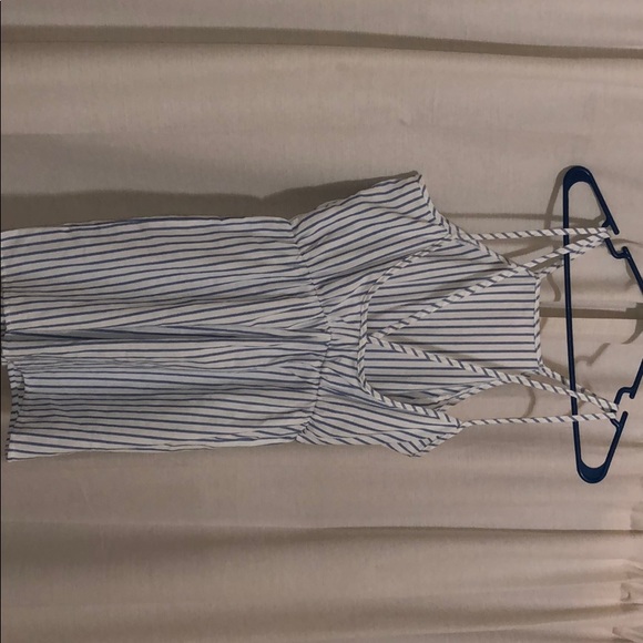 Romper with low back - Picture 3 of 4